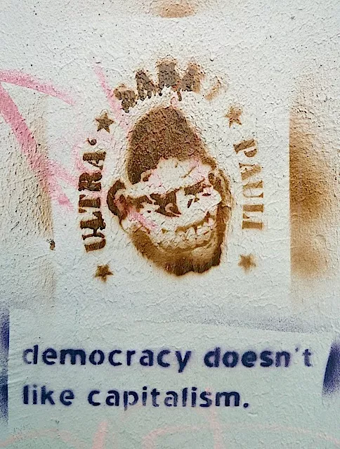 DE Hamburg Democracy no like Capitalism