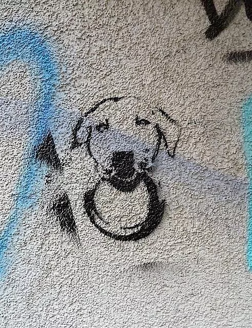 DE Hamburg Dog Knocker