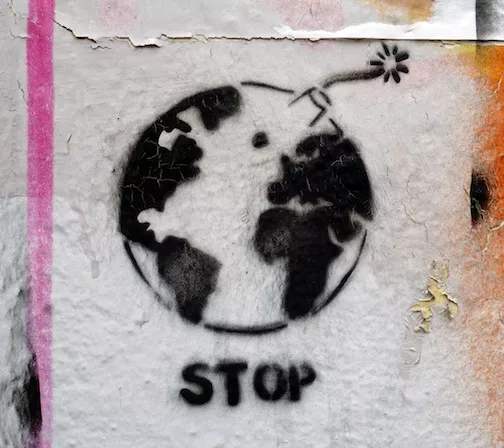 DE Hamburg Stop world bomb fuse
