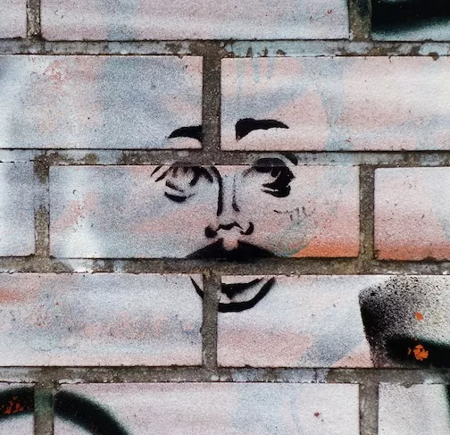 DE Hamburg face on brick