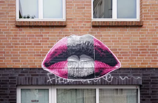 DE Hamburg fatal lips wheatpaste