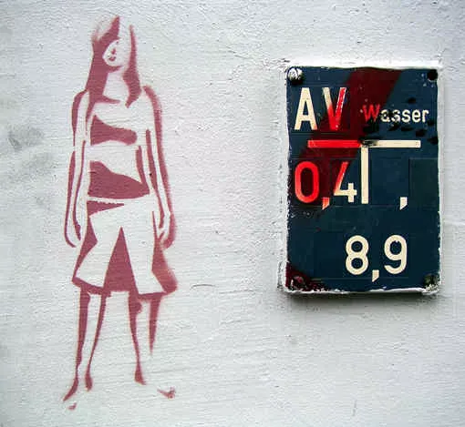 DE Hamburg woman in skirt