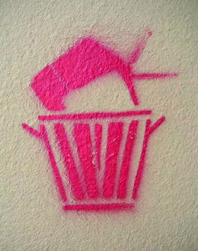DE Hamburg trash TV