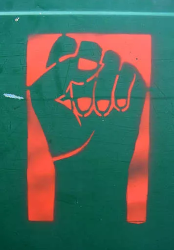 DE Hamburg orange power fist