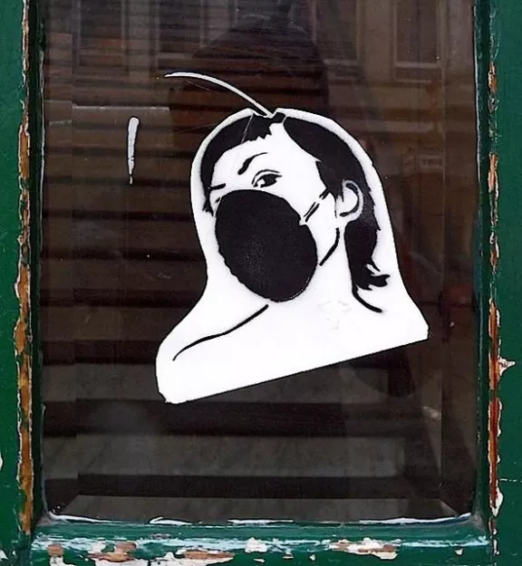 DE Hamburg masked female