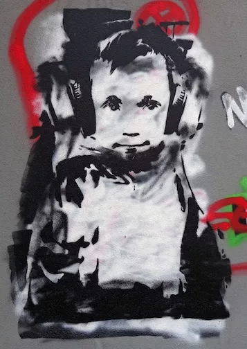 DE Hamburg headphones