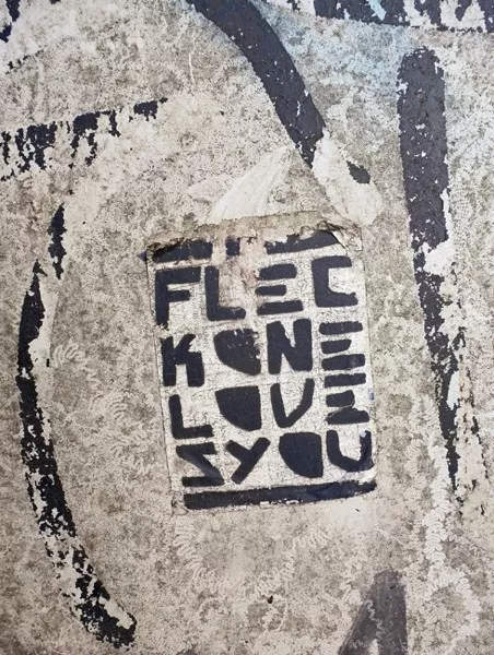 DE Hamburg fleck one loves you