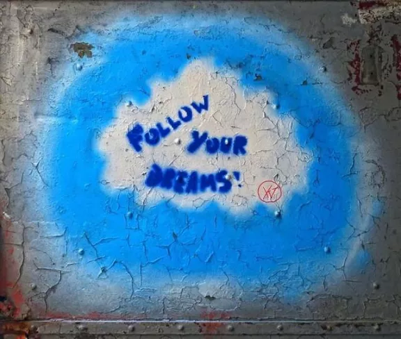 DE Hamburg follow dreams