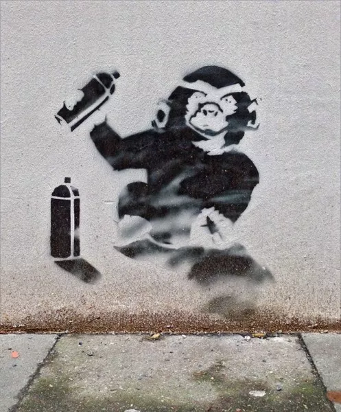 DE Hamburg monkey spraying