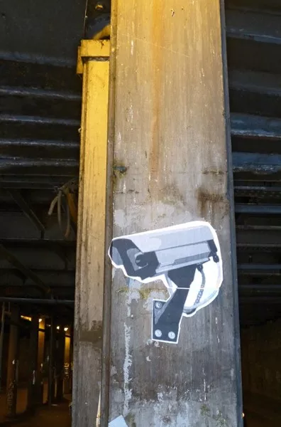 DE Hamburg security camera paste