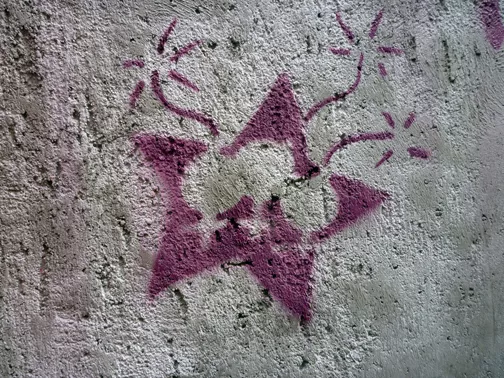 IT Rome female bombs in star