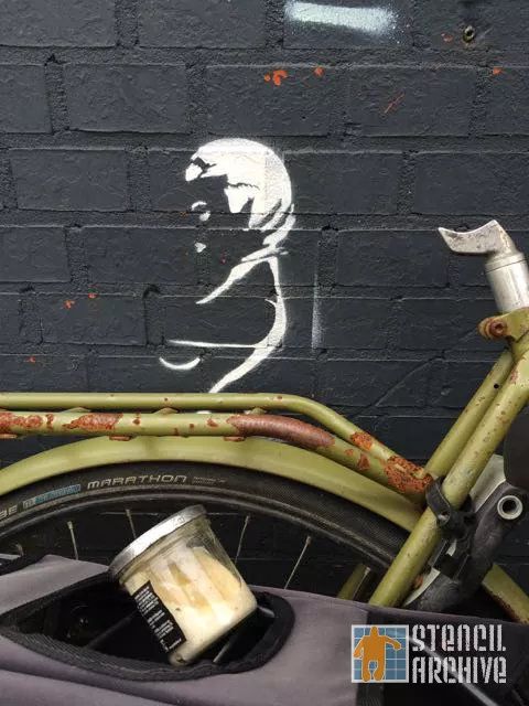 NL Groningen face looking left