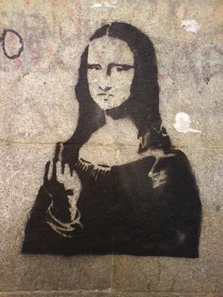 ES Madrid Mona Lisa shooting bird