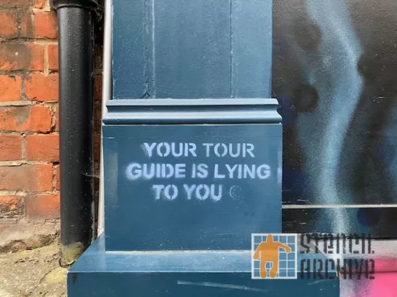 UK London Tour Guide is Lying