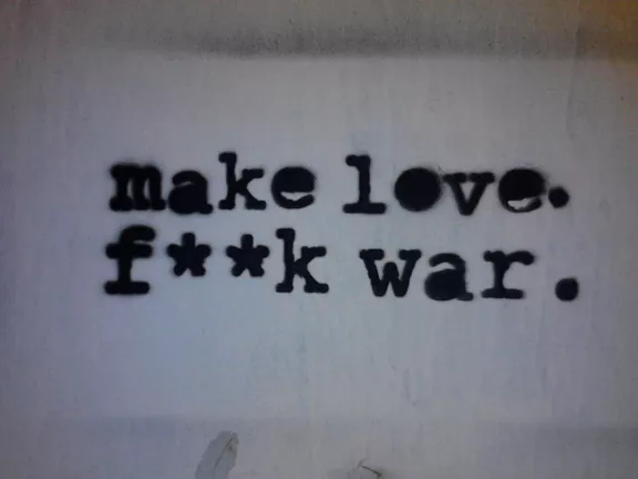LB Beirut make love f..k war ph S Tunic