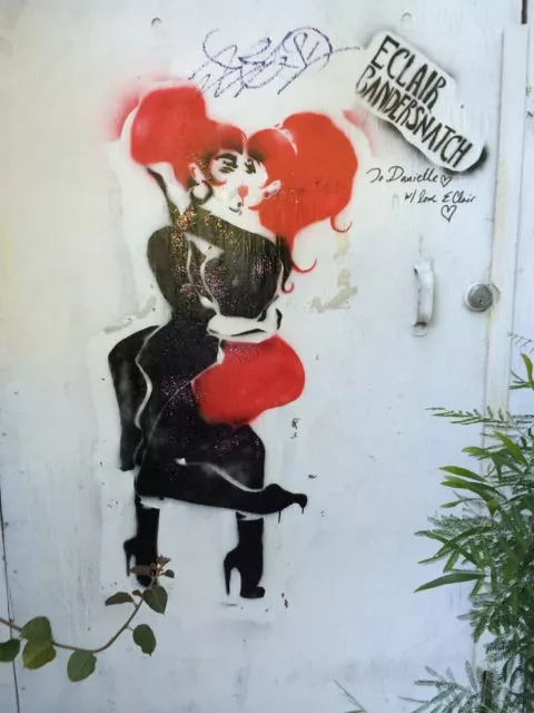 Eclair Upper Haight women kissing