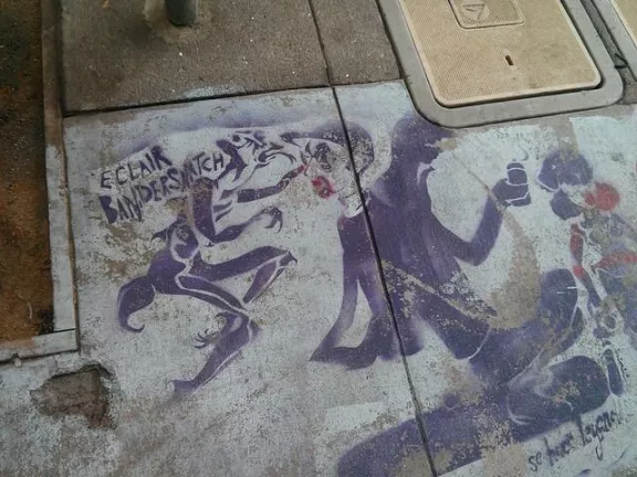 Eclair spray can