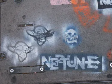 Neptune Haight St. big teeth and skull
