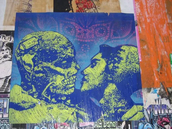 Burner SF Valencia DAP wall Kiss