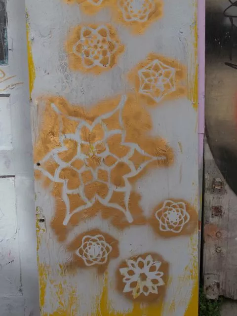SF Clarion Alley snowflakes 01