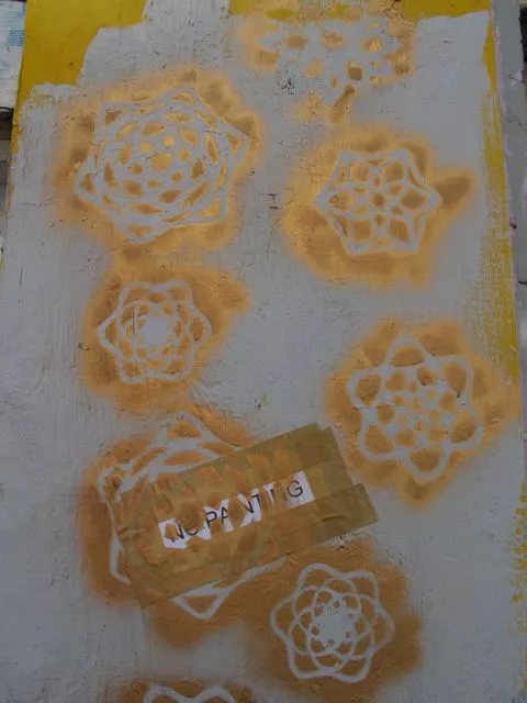 SF Clarion Alley snowflakes 02