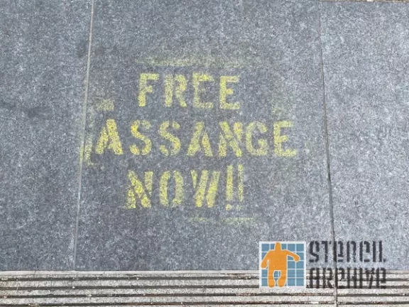 SF Embarcadero Free Assange Now
