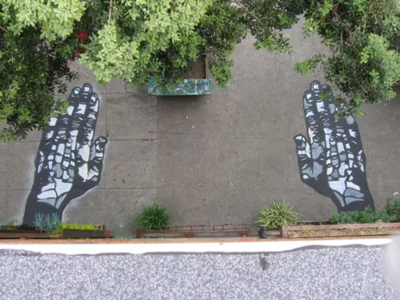 Stencilada 2009 - Adam5100 Hands 0