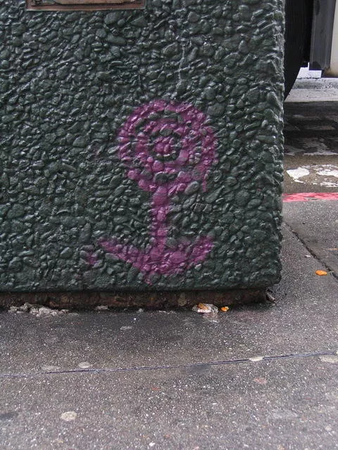 SF Valencia St. Swirl Flower