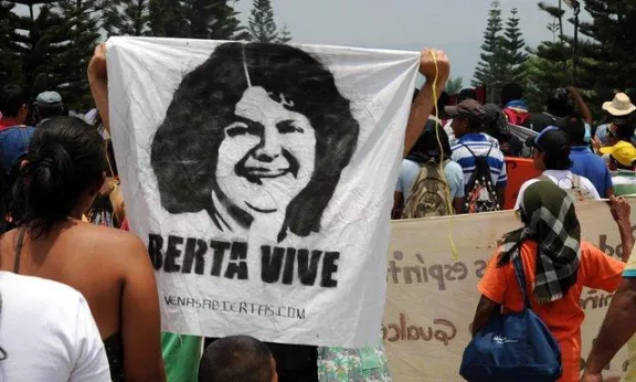 HN Berta Caceres Vive