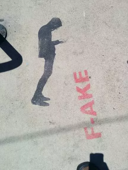 CA LA F-AKE