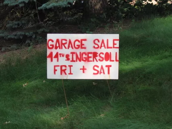 IA Des Moines Garage Sale