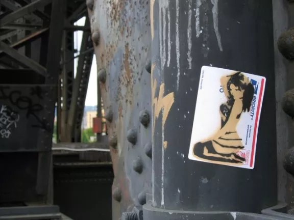 OR Portland Steel Bridge kneeling woman